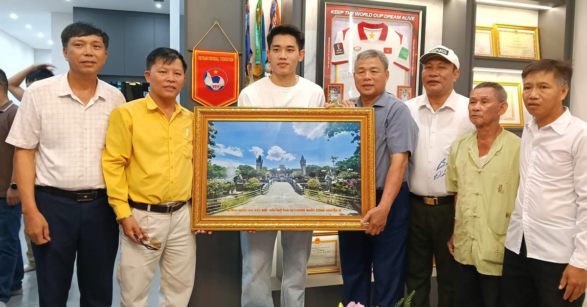 Món quà tân gia đặc biệt của Đình Bắc