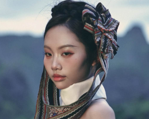 Phương Mỹ Chi lên tiếng về tranh cãi liên quan chiếc khăn Piêu