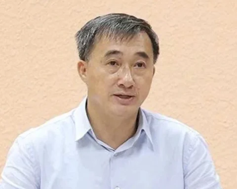 Trước khi bị bắt, Thứ trưởng Trần Văn Thuấn từng giữ những vị trí nào trong ngành y tế?