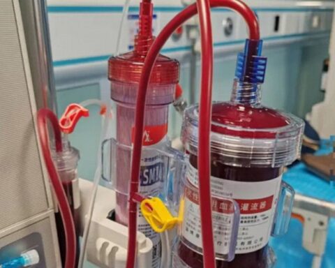 Người đàn ông đột nhiên nói năng lảm nhảm, xuất hiện ảo giác, nguyên nhân xuất phát từ thứ có trong tủ của nhiều gia đình