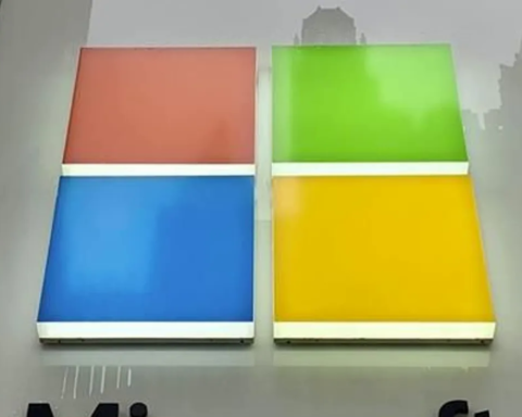 Microsoft lần đầu công bố doanh thu Azure vượt 100 tỷ USD
