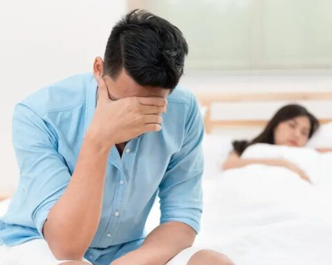 Nhiều nam giới trẻ gặp trục trặc trong ‘chuyện ấy’ dù cơ thể khỏe mạnh: Bác sĩ chỉ ra ‘thủ phạm’ ít ai ngờ