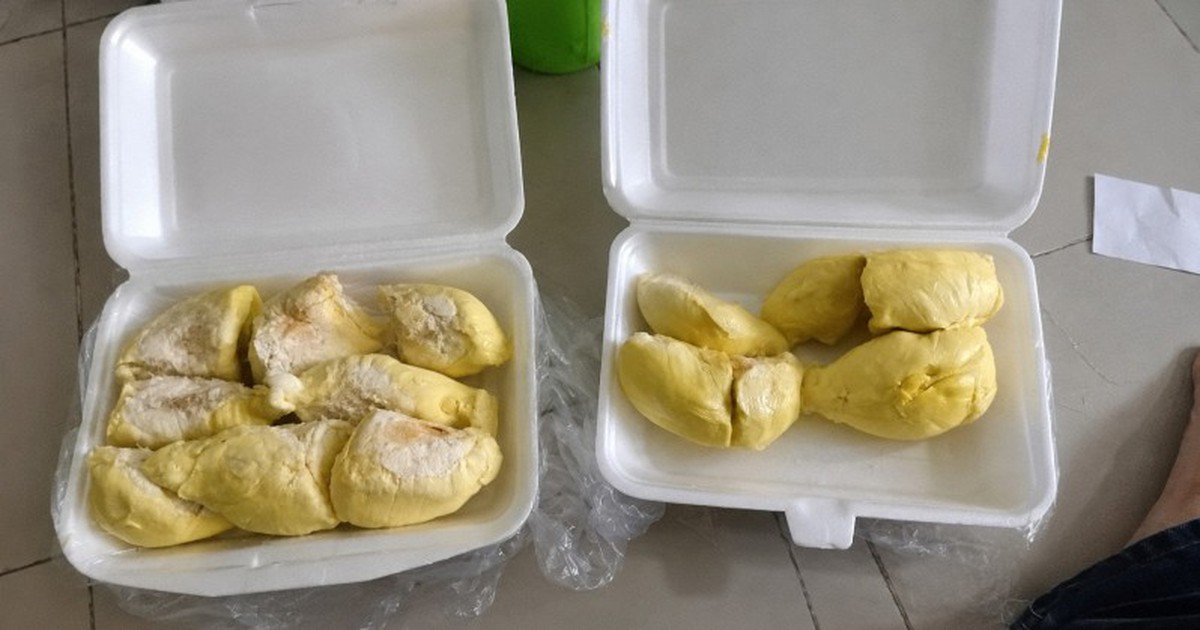 Hai hộp sầu riêng “thị phi” khiến hơn 12 nghìn cư dân mạng Việt tranh luận lúc này: Bạn đứng về “phe” con gái hay người mẹ?