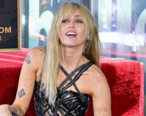 Biểu tượng Hannah Montana U40 vẫn đẹp và bốc bất chấp thời gian