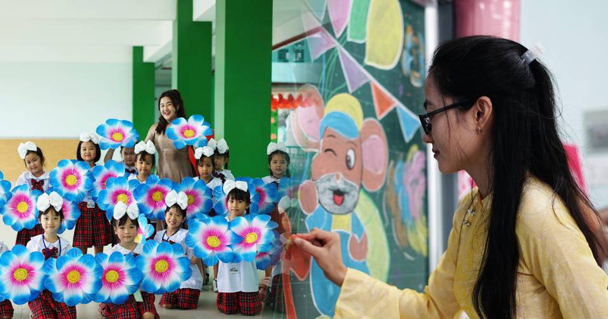 Không khí rộn ràng trước ngày khai giảng đầu tiên của ngôi trường đặc biệt trên nền nghĩa trang Bình Hưng Hòa