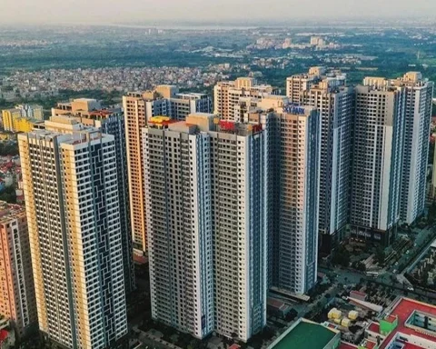 Ngắm đoạn đường trên cao dài gần 15 km, có tường chống ồn rộng hơn 2 sân bóng đá, xuyên đại đô thị được tìm kiếm nhiều nhất TP.HCM, sẽ thông xe sau một tháng nữa
