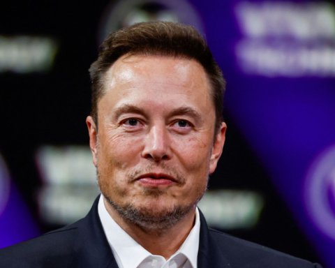 Elon Musk dự báo: 1 tỷ robot hình người sẽ xuất hiện trong 10 năm tới, tạo ra năng suất vượt toàn bộ nhân loại