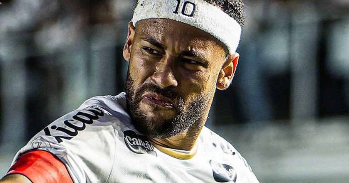 Neymar lại bị đau, rời sân trong nước mắt rồi nổi cáu vì mặt cỏ SVĐ: “Làm ăn kiểu gì vậy?”