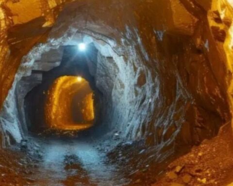 Khoan 71 lỗ, phát hiện mỏ chứa hơn 200 tấn vàng: Sâu 2.000m vẫn chưa xuyên hết quặng