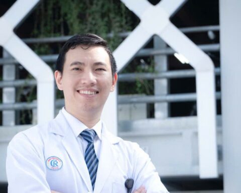 Bác sĩ Bệnh viện Chợ Rẫy kể chuyện đỡ đẻ cho thai phụ 30 tuần trên máy bay từ châu Âu về TP.HCM