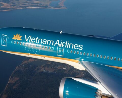 Thai phụ chuyển dạ đột ngột, máy bay Vietnam Airlines hạ cánh khẩn tại Myanmar