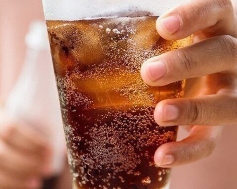 28 tuổi đã suy giảm hormone nam, men gan và acid uric máu tăng vọt: Bác sĩ nói cần giảm ngay 1 loại nước