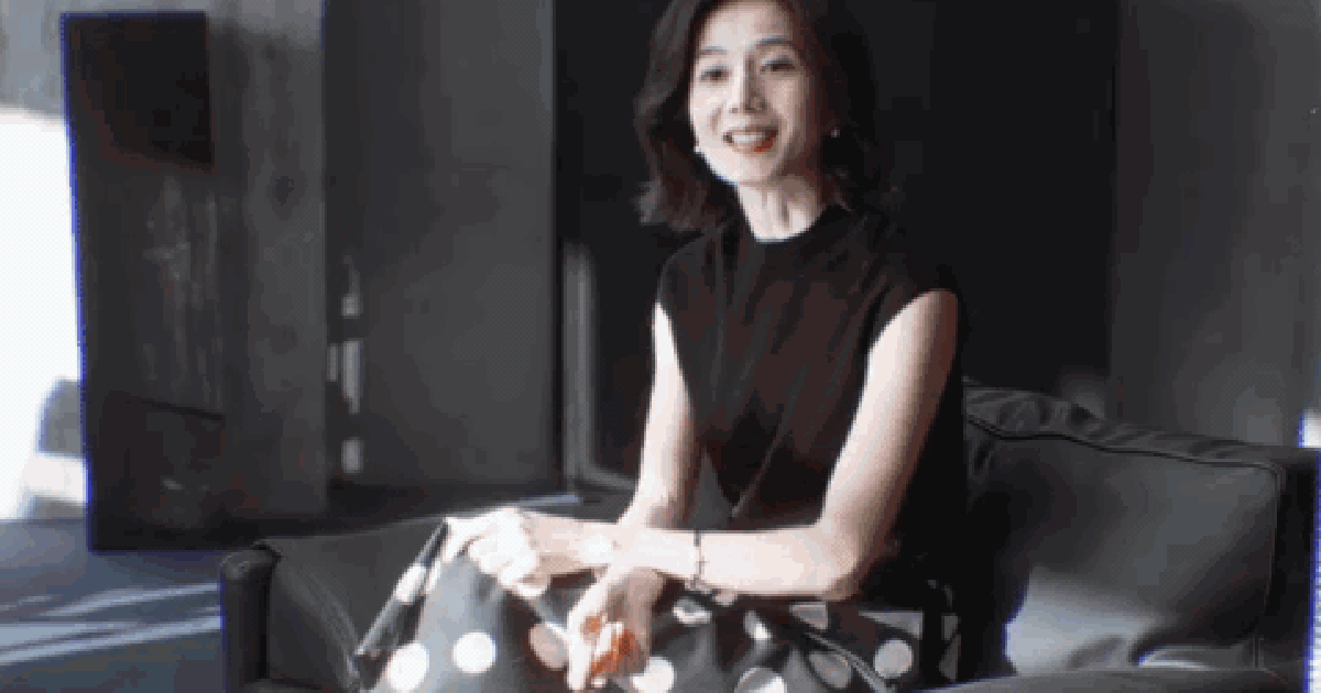 “Chị đại” công sở quyền lực nhất Đầu Xuân Tươi Sáng: Khí chất áp đảo nữ chính, mỗi khung hình là một màn thị phạm mặc đẹp