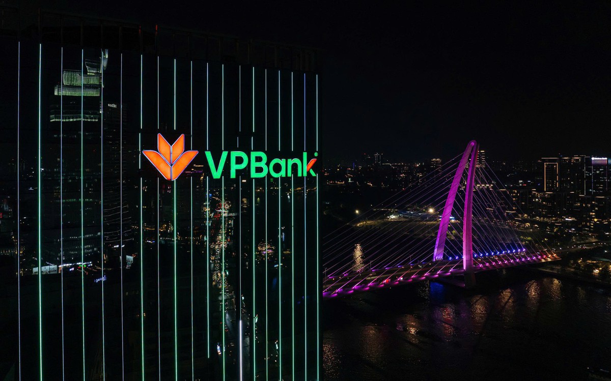 Cổ phiếu VPB tăng 15% sau một tháng, đứng vững trên đường MA200