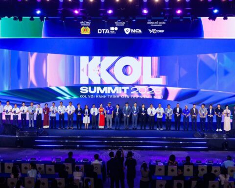 Đang diễn ra phiên toàn thể buổi chiều của KOL Summit 2026 với 1500 khách mời