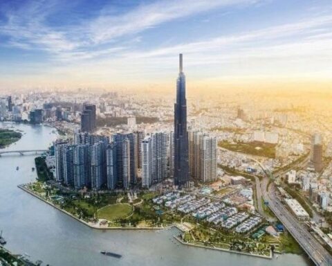 Khối ngoại trở lại mua ròng, cổ phiếu VIC và VHM hút tiền