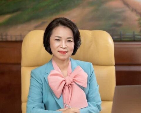 Bà Phạm Thu Hương vừa rời top 1000 người giàu nhất hành tinh