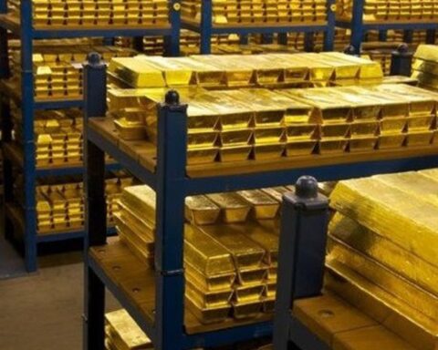 Một quốc gia nắm giữ hàng nghìn tấn vàng đang âm thầm bán ra