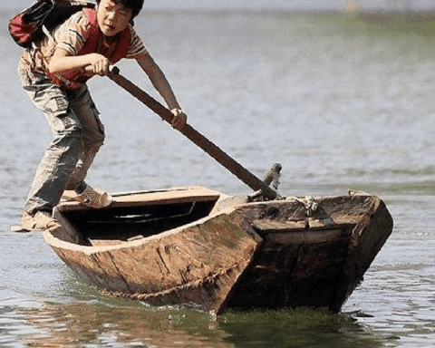 Loạt sếp lớn một doanh nghiệp bất động sản liên tục “bắt đáy” lượng lớn cổ phiếu
