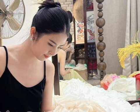 Hoa hậu Ngọc Hân đi xin việc ở tuổi U40