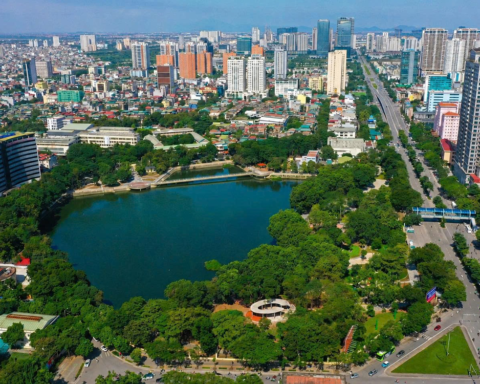 Công viên Nghĩa Đô bắn pháo hoa, Hanoi Signature by Swiss-Belhotel tầm view thượng hạng