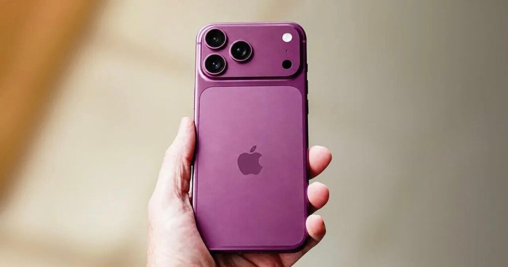 Video thực tế iPhone 18 Pro Max màu Dark Cherry lộ diện ngay trước giờ G