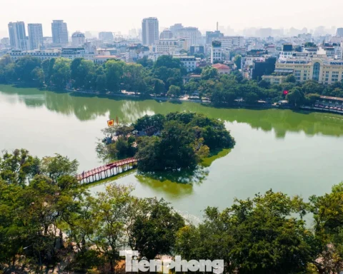 Nhìn gần những góc phố quanh Hồ Gươm in sâu trong tâm trí mọi người