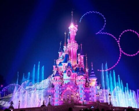 Cổ phiếu DN sở hữu loạt công viên giải trí khổng lồ, rộng gấp 14 lần Disneyland Park tại Paris tăng “bốc đầu”