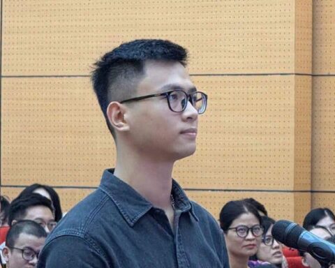 “Nam thần” Thủ khoa bác sĩ nội trú Răng hàm mặt Phạm Quang Minh: Biến ước mơ của ông ngoại thành mục tiêu phấn đấu