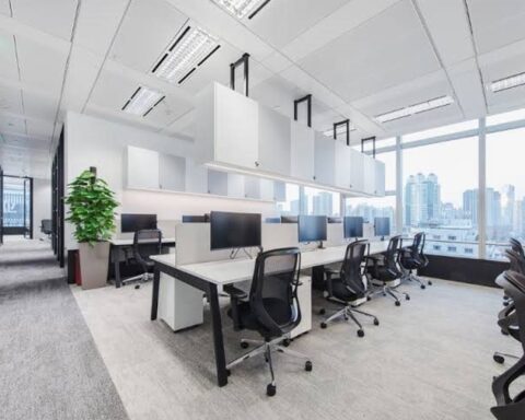 Văn phòng TP.HCM: Khách thuê tăng, giá thuê vẫn giảm