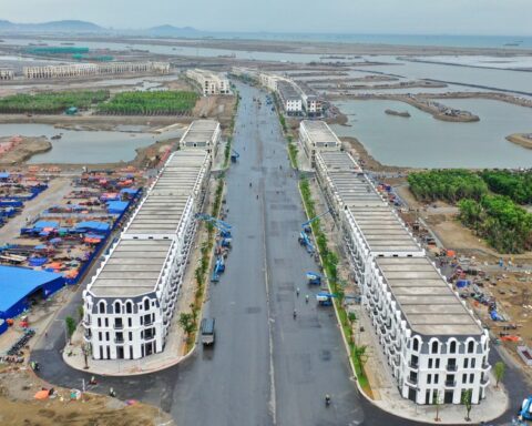 Những dãy nhà phố hiện đại dần hình thành tại siêu dự án lấn biển Cần Giờ