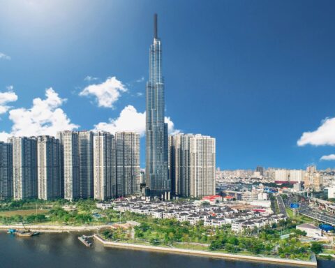 Vingroup (VIC) lọt Top 350 công ty tốt nhất thế giới