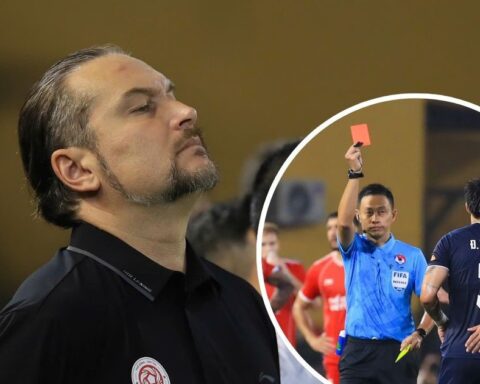 Doãn Ngọc Tân bị Văn Hậu phạm lỗi chấn thương, HLV Popov lo lắng: “Tình hình rất tệ, cậu ấy mất Cúp C2 rồi”