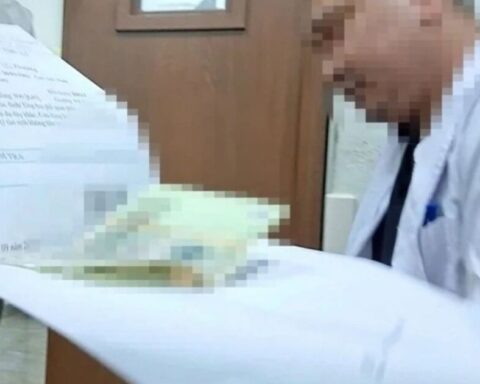 Vụ ‘kẹp tiền’ ở Bệnh viện E: Tạm đình chỉ quản lý Khoa Xạ trị