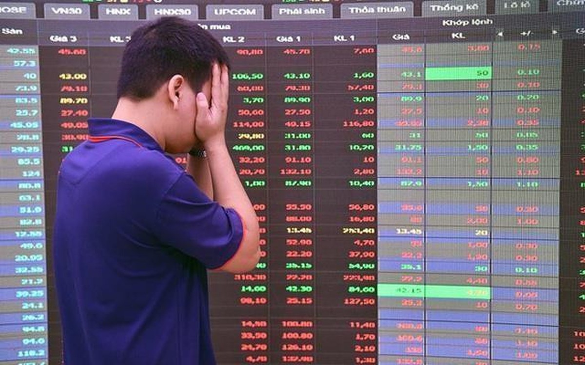 Chứng khoán bất ngờ rơi 34 điểm trước “giờ G”, chuyện gì đang xảy ra?