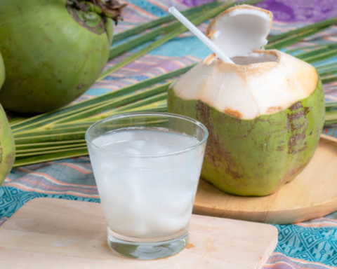 Một phụ nữ uống 1 lít nước dừa mỗi ngày để giảm cân: Cái giá phải trả khiến ai cũng phải cảnh giác