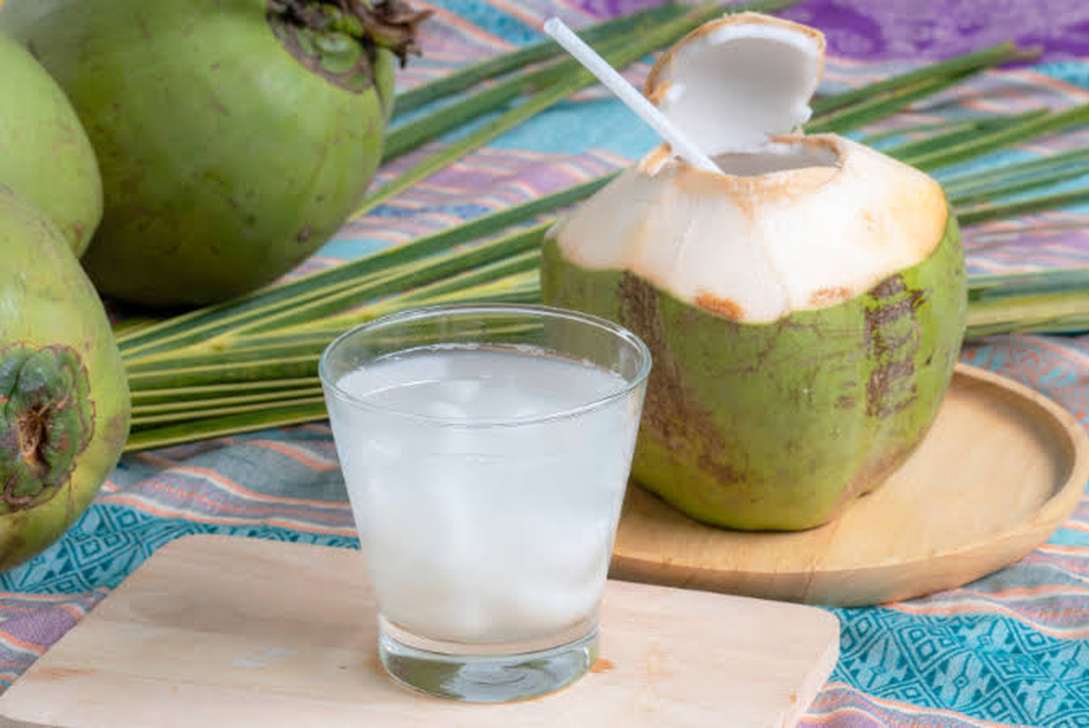 Một phụ nữ uống 1 lít nước dừa mỗi ngày để giảm cân: Cái giá phải trả khiến ai cũng phải cảnh giác