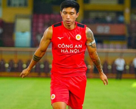 Văn Hậu xin lỗi