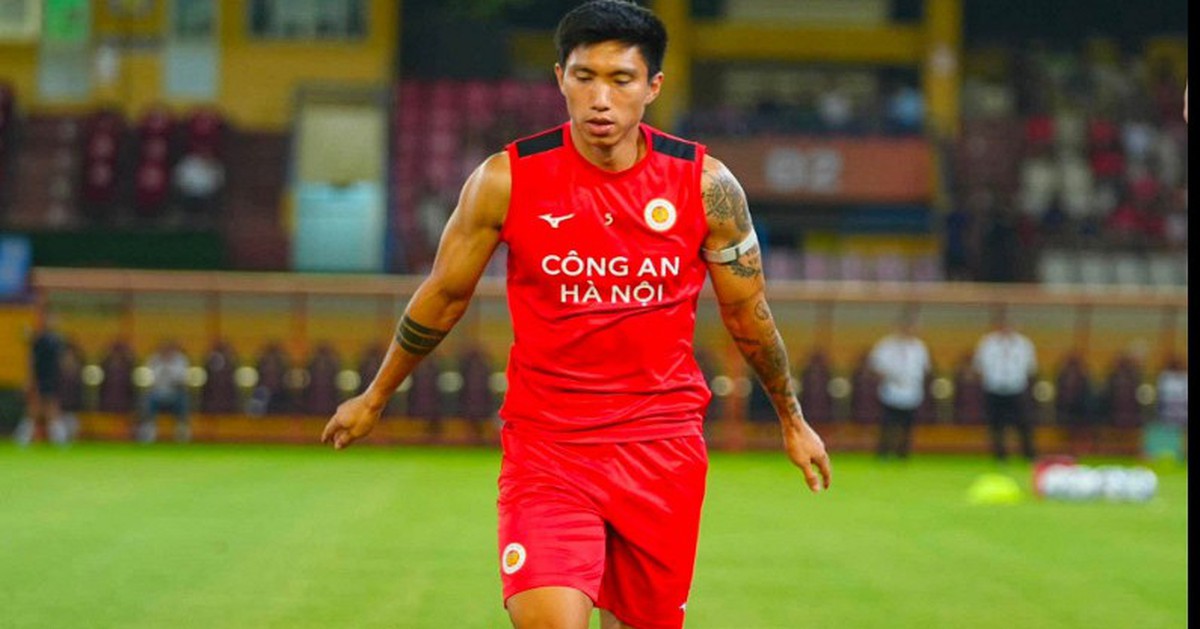 Văn Hậu xin lỗi