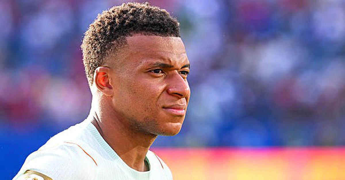 Mbappe lên tiếng về loạt meme “đô đốc” đến cái mác “độc tài”