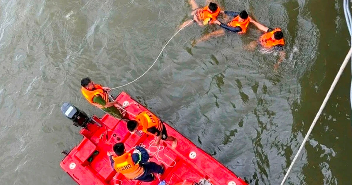 Nam thanh niên nhảy xuống sông Hương, để lại vé tàu và máy ảnh