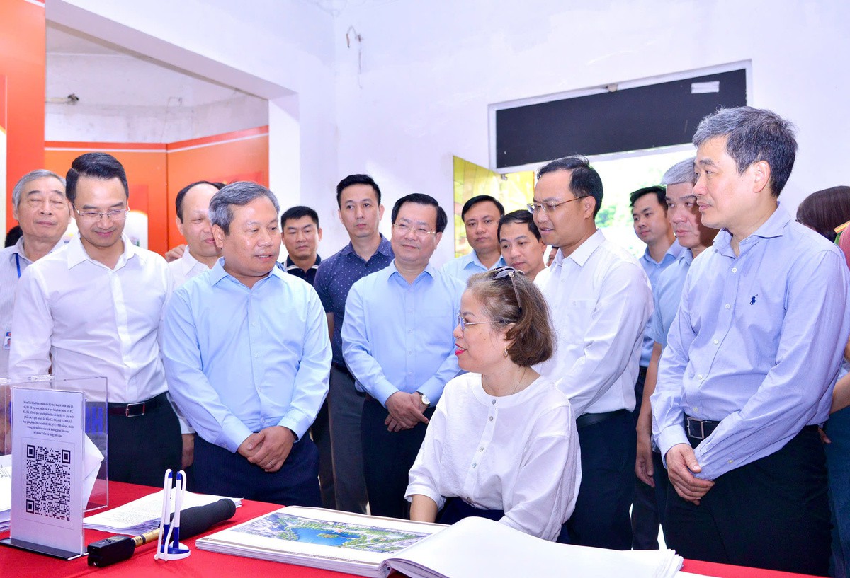 Chủ tịch Hà Nội: Xây thêm công trình quanh hồ Gươm phải được tính toán kỹ lưỡng