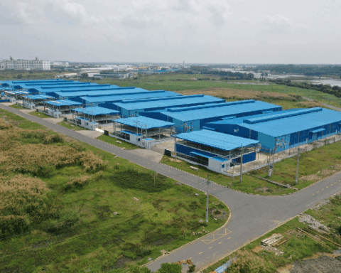 Nhà xưởng bất ngờ vượt đất công nghiệp, hút hơn 7 tỷ USD vốn FDI sản xuất mới vào Việt Nam