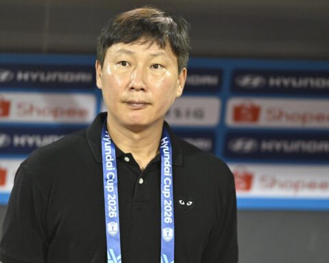Bố HLV Kim Sang-sik qua đời ở Hàn Quốc