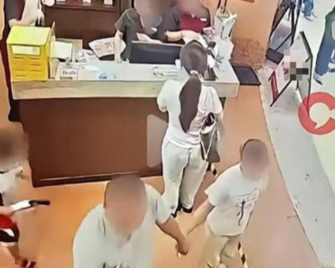 Chuyện lạ: Cô gái tố bị quấy rối, khi xem lại clip, dân tình đồng loạt quay xe bênh vực “thủ phạm”