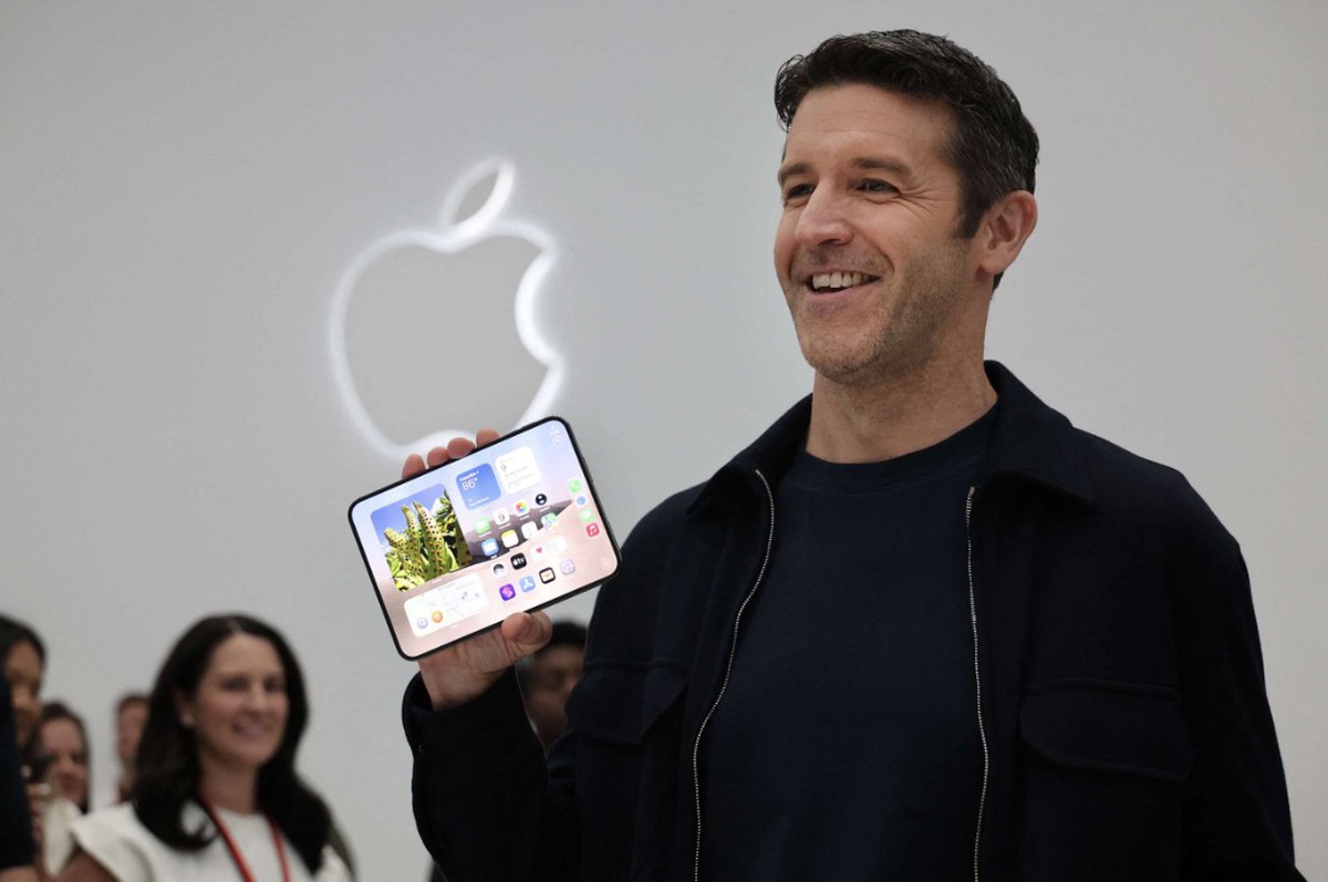 Apple thẳng thừng tố đối thủ sao chép iPhone Duo: “Có quá nhiều sự trùng hợp”
