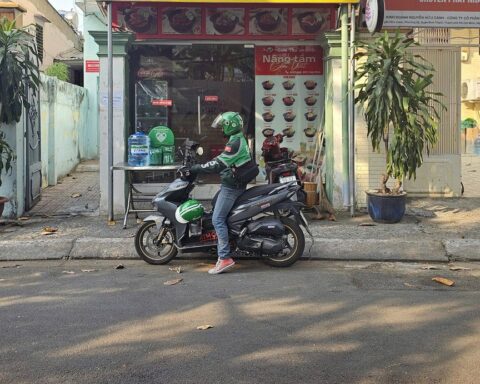 Đằng sau những cuốc xe của tài xế Grab lâu năm