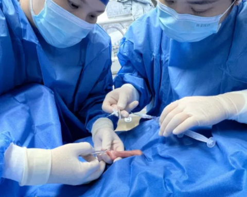 Kỳ tích: Em bé sinh non 330 gram vượt “cửa tử” sau 105 ngày điều trị, xuất viện với cân nặng 2,5 kg