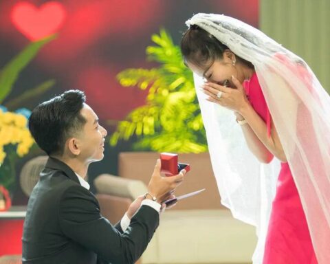 Nữ nghệ sĩ là Viện trưởng nói về chồng kém 11 tuổi: “Từ học trò… giờ hắn là chồng tớ”