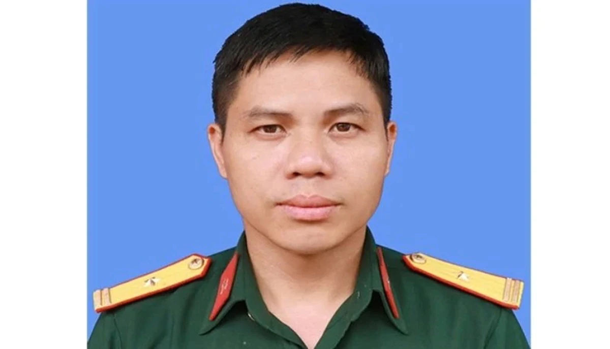 Bí thư Tỉnh ủy Hưng Yên thăm hỏi gia đình Thiếu tá quân đội hy sinh khi cứu người